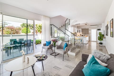 Luxurious ONE Maisonette by Ezoria Villas (13150)