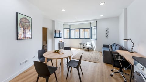 The living area is very bright and has everything needed, from a sofa and TV to a desk and a meal area
#relax #bright #entertainment #algarve #portugal