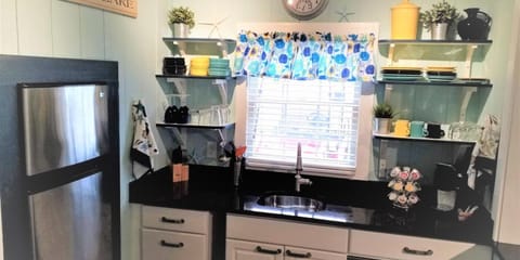 Wee Anchor Cottage | Living area | 42-inch Smart TV with cable channels, Netflix, Hulu