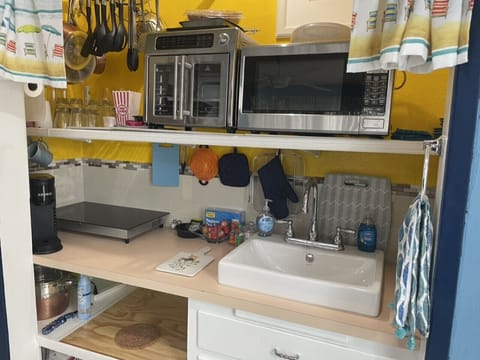 Upgraded stocked Kitchenette