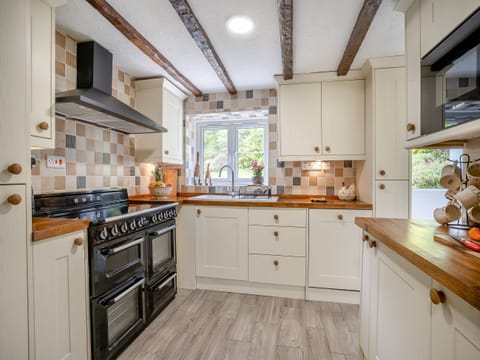 Kitchen | Miners Arms Cottage, Stepaside, near Saundersfoot