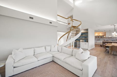 Living space with 2 King Bedrooms on the bottom floor