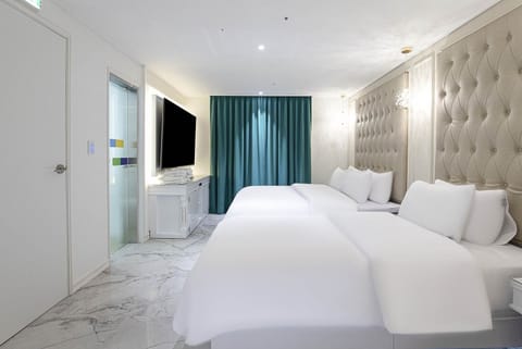 Luxury Twin Room | Free WiFi