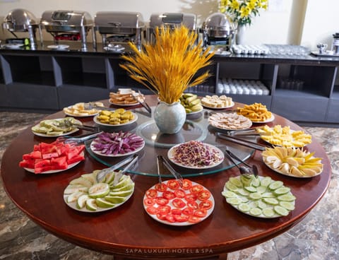 Free daily buffet breakfast