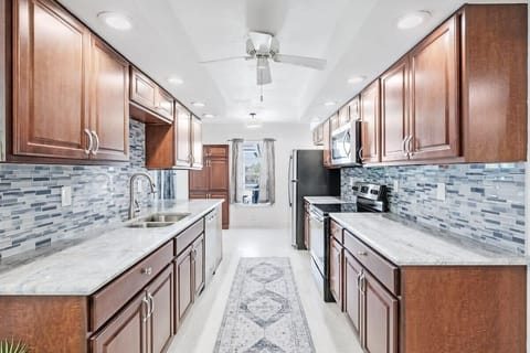 Fully equipped kitchen with brand new appliances