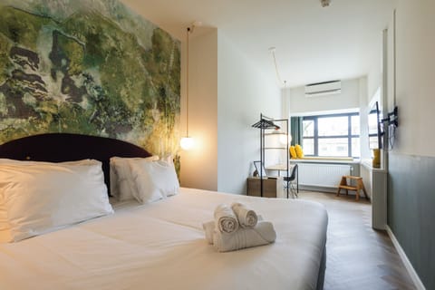 Superior Double Room, City View | Hypo-allergenic bedding, in-room safe, desk, laptop workspace