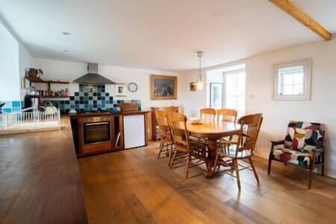 95eb7087 d5f7 48d5 a6ac 190538188a3c