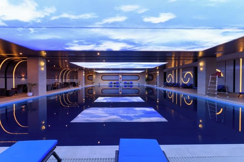 2 indoor pools