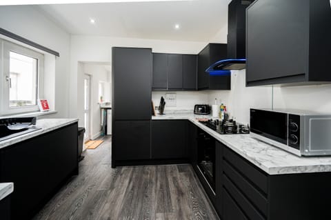 Spacious well equipped kitchen