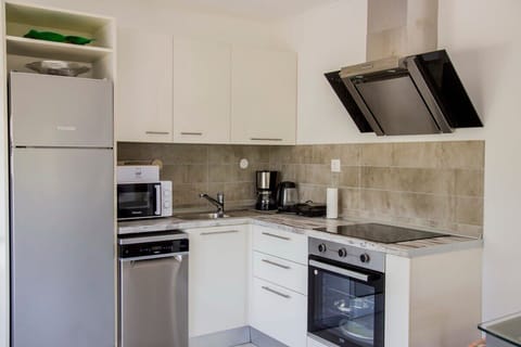 Fully-equipped kitchen