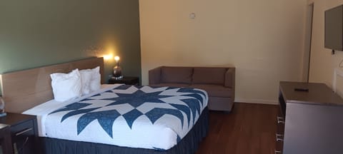 Single Room | Free WiFi