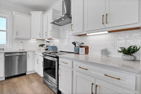 fully equipped kitchen