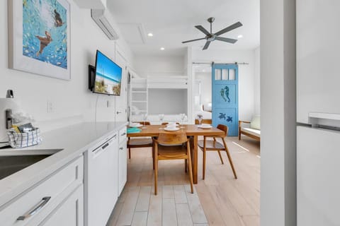 Condo, Multiple Beds (Just Breezin') | Interior