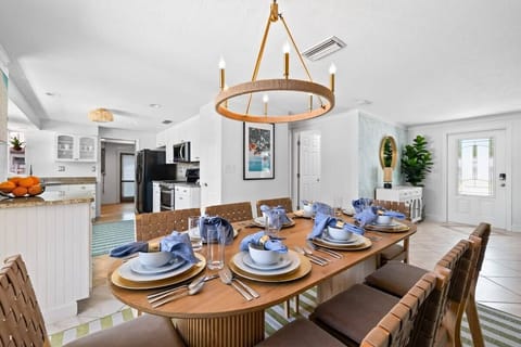 Dining room seating for 8, direct access out to backyard