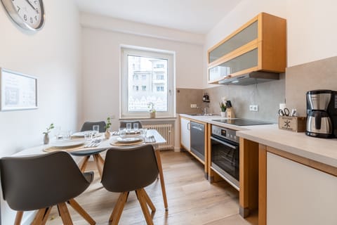 City Condo | Private kitchen | Fridge, oven, stovetop, dishwasher