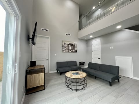 Spacious Living Room with Sleeper Futon