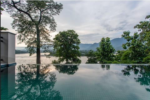 2 indoor pools, outdoor pool