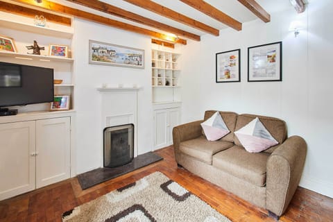 Trefor Cottage, Trefor - Host & Stay