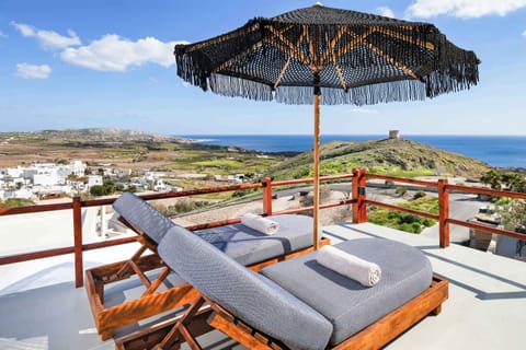 Rooftop Hot Tub Terrace with Panoramic Santorini Views