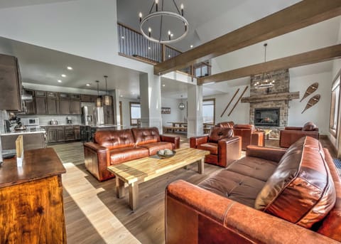 Luxury Chalet, Multiple Bedrooms, Mountain View | Living area | 40-inch LED TV with cable channels, fireplace
