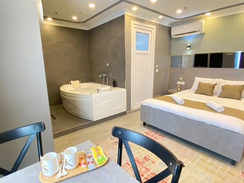 Luxury Double Room Single Use | Premium bedding, memory foam beds, in-room safe, laptop workspace