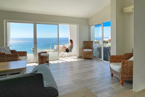 Living room of the Colina Mar with sea view