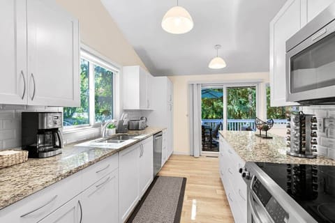 Multi functional Family Home in Redmond and only four mins to MSFT House in Lake Sammamish