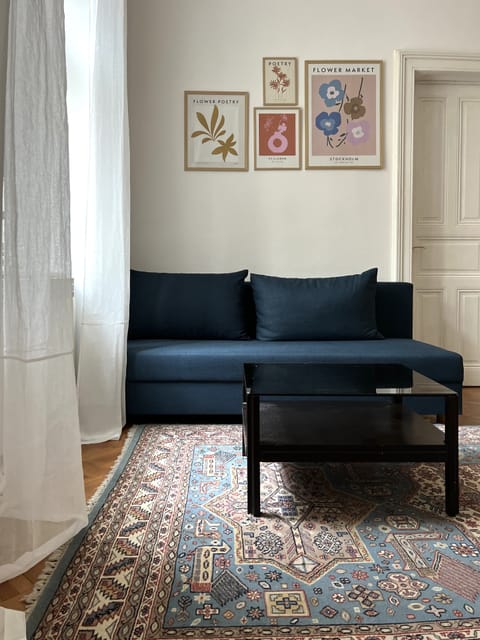 Lounge with sofa to create an extra bed