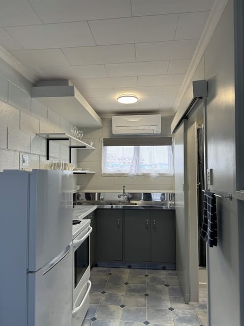 Family Apartment, 1 Bedroom, Non Smoking, Private Bathroom | Private kitchen | Fridge, microwave, stovetop, toaster