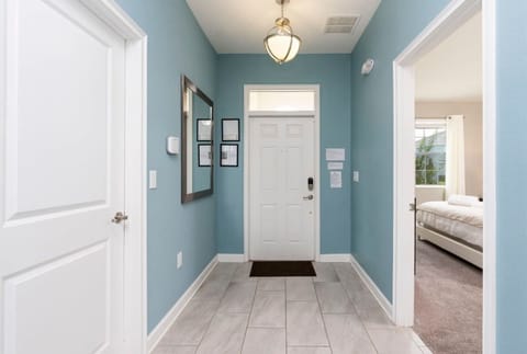 House | 6 bedrooms, high-speed internet