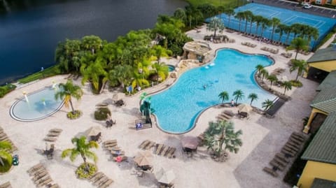 House | 5 bedrooms, iron/ironing board, high-speed internet
