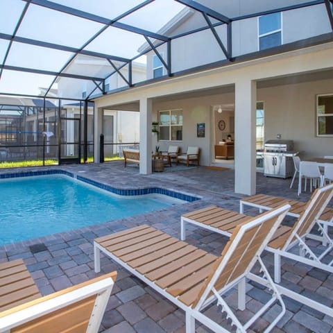 House | 7 bedrooms, iron/ironing board, Internet