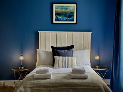 Family Room, Ensuite, Garden View (The Blue Room) | Soundproofing