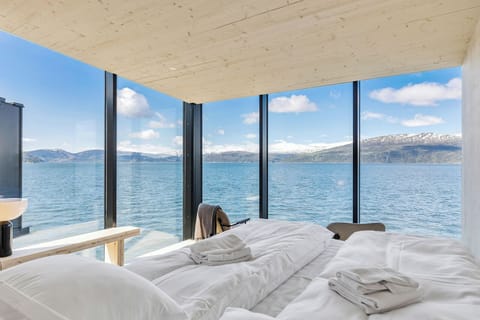 Signature Triple Room | Free WiFi, bed sheets