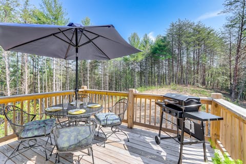 Reliance Vacation Rental | 2BR | 1BA | 897 Sq Ft | Multiple Stairs Required
