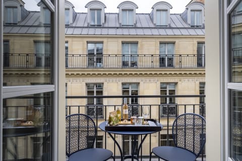 Chambre Prestige Balcon | Street view