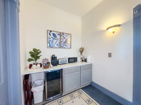 Kitchenette/Coffee Bar just outside of the room