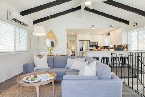 Apartment (2 Bedrooms) | Front of property
