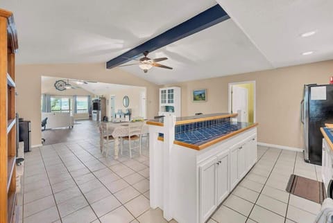 This open kitchen design is perfect for the chef in your group.