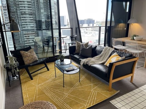 Stylish living area with cozy seating, modern décor