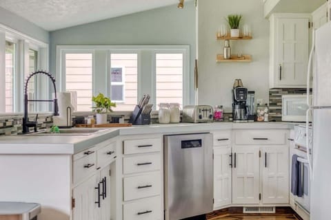 Everything you need to create delicious vacation meals is right here! Enjoy your elevated stay with all the comforts