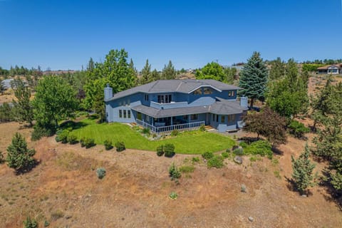 Welcome to Madras Retreat! We hope we get to host you at this unforgettable Central Oregon rental!