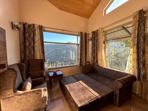 Family Double Room | Hypo-allergenic bedding, Select Comfort beds, individually decorated