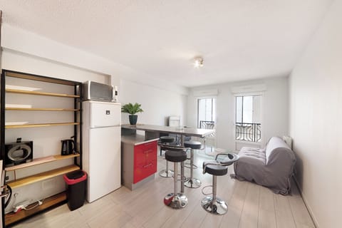Comfort Apartment, Courtyard View | Living area | 85-cm LED TV with cable channels, Netflix, pay movies