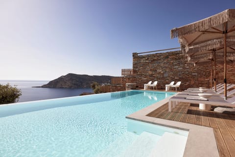 Seasonal outdoor pool, pool umbrellas, sun loungers