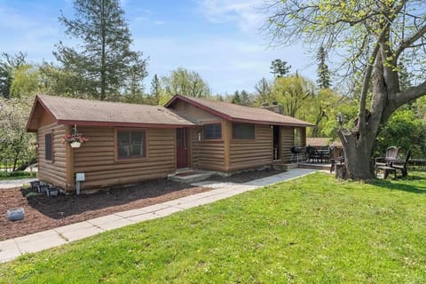 Cabin 8 (1)
