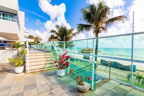 2 outdoor pools