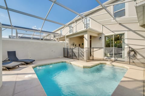 Kissimmee Vacation Rental | 4BR | 3BA | 1,914 Sq Ft | 2 Steps Required