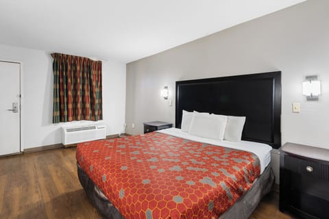 Desk, rollaway beds, free WiFi, bed sheets