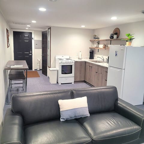 Welcome to Echo Bay Suite! There are 12 Airbnbs in the former 316 Restaurant. 